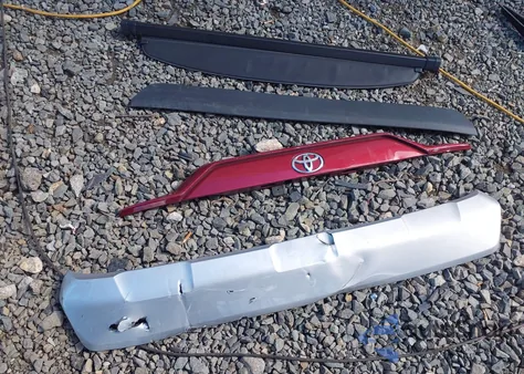 2019 Toyota Rav4 Adventure z USA, uszkodzony, nr VIN 2T3J1RFV8KW007270